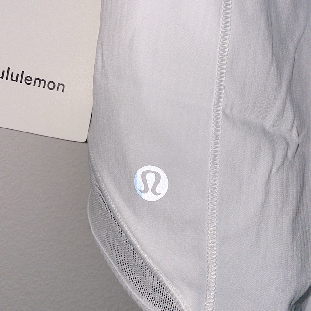 NWT Lululemon Hotty Hot High-Rise Short 4" Lined White Size 6 - Picture 4 of 12